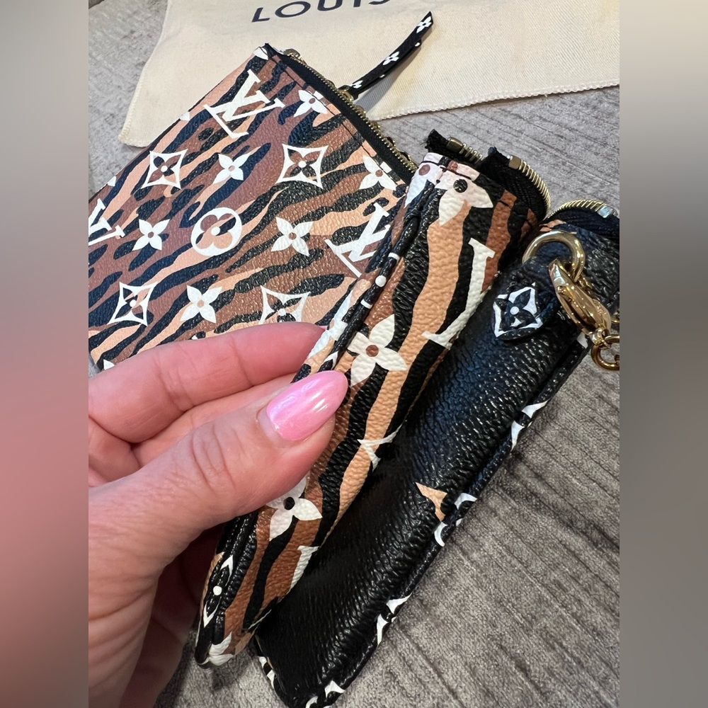 Louis Vuitton Giant Monogram Jungle Pochette Double Zip crossbody Bag🔥 - Picture 12 of 16